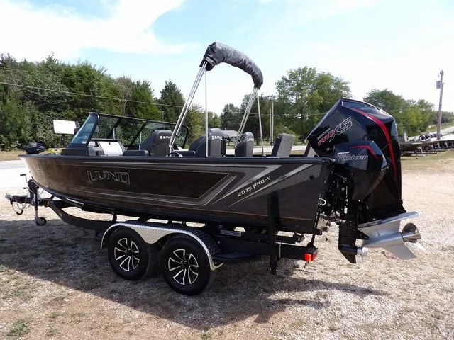 Slide: The Image of Lund 2075 Pro-V Sport 2026 - 6