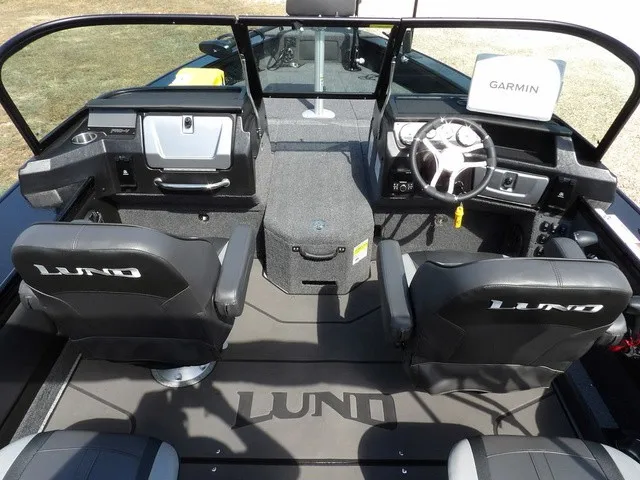 Slide: The Image of Lund 2075 Pro-V Sport 2026 - 33