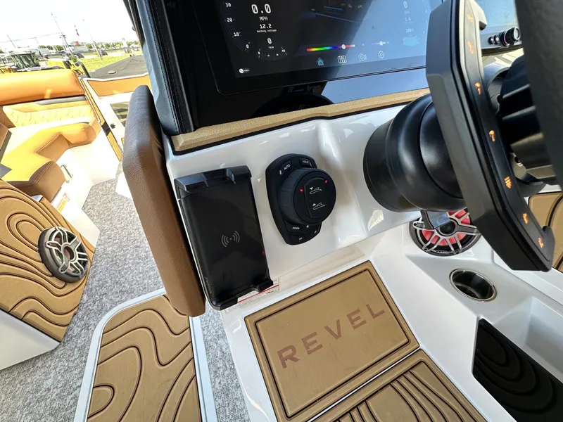 Slide: The Image of Revel RS25L 2027 - 43