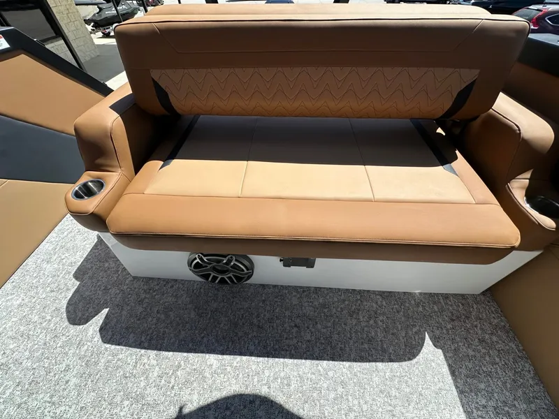 Slide: The Image of Revel RS25L 2027 - 20