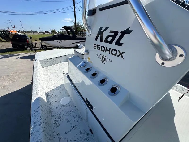 Slide: The Image of Dargel Kat 250HDX 2026 - 23