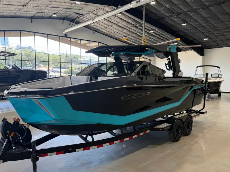 Slide: The Image of Nautique Super Air Nautique G25 2025 - 7