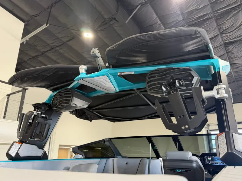 Slide: The Image of Nautique Super Air Nautique G25 2025 - 9