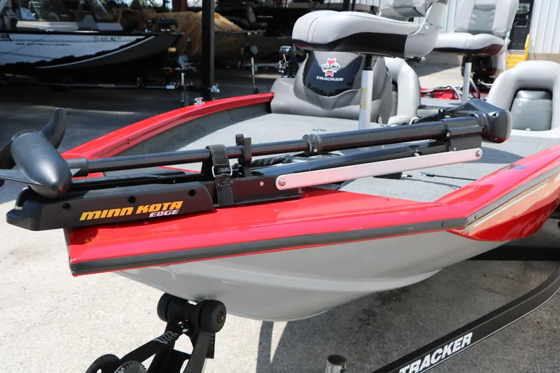 Slide: The Image of 2018 Tracker Pro Team 175 TXW boat with Minn Kota Edge trolling motor. - 14