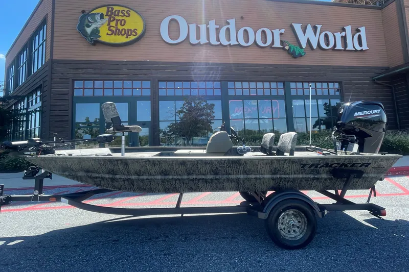 The Image of 2027 Tracker Grizzly 1754 SC boat outside Bass Pro Shops Outdoor World. - 0