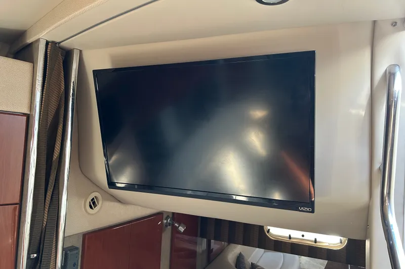 Slide: The Image of Flat-screen TV inside 2005 Formula 34 Performance Cruiser yacht cabin. - 19