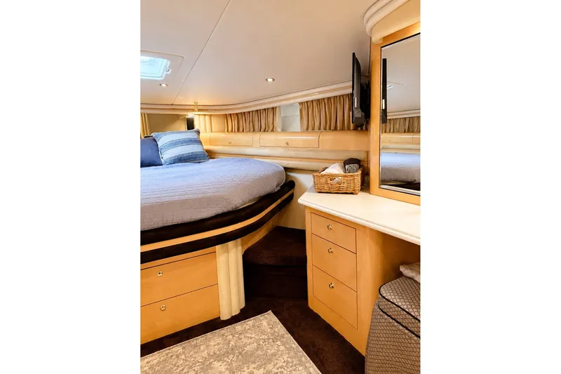 Slide: The Image of Luxurious cabin interior of 2001 Sea Ray 560 Sedan Bridge yacht. - 23