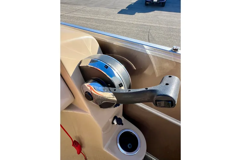 Slide: The Image of Throttle control of 2013 South Bay 417 CR boat, featuring sleek design and functionality. - 22