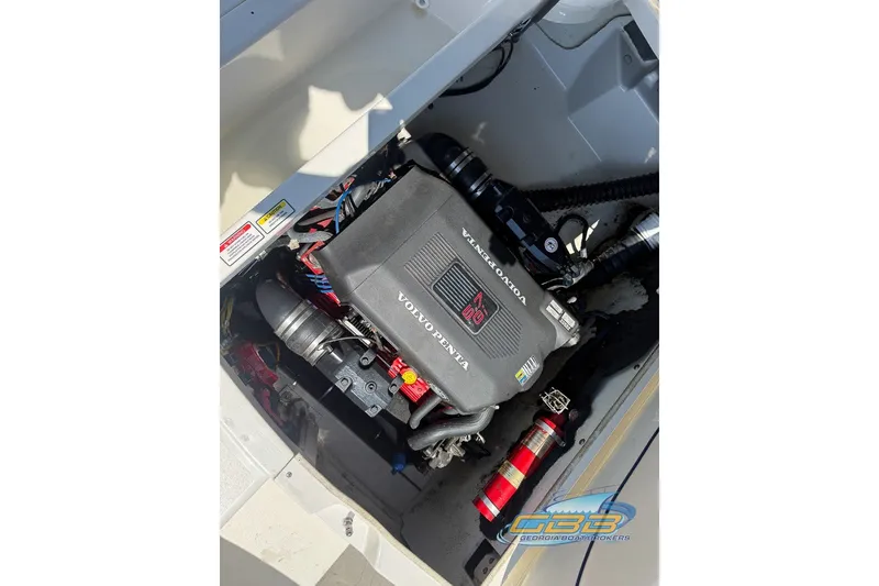 Slide: The Image of Engine compartment of 2005 Monterey 228SI Montura Bowrider with Volvo Penta engine. - 24