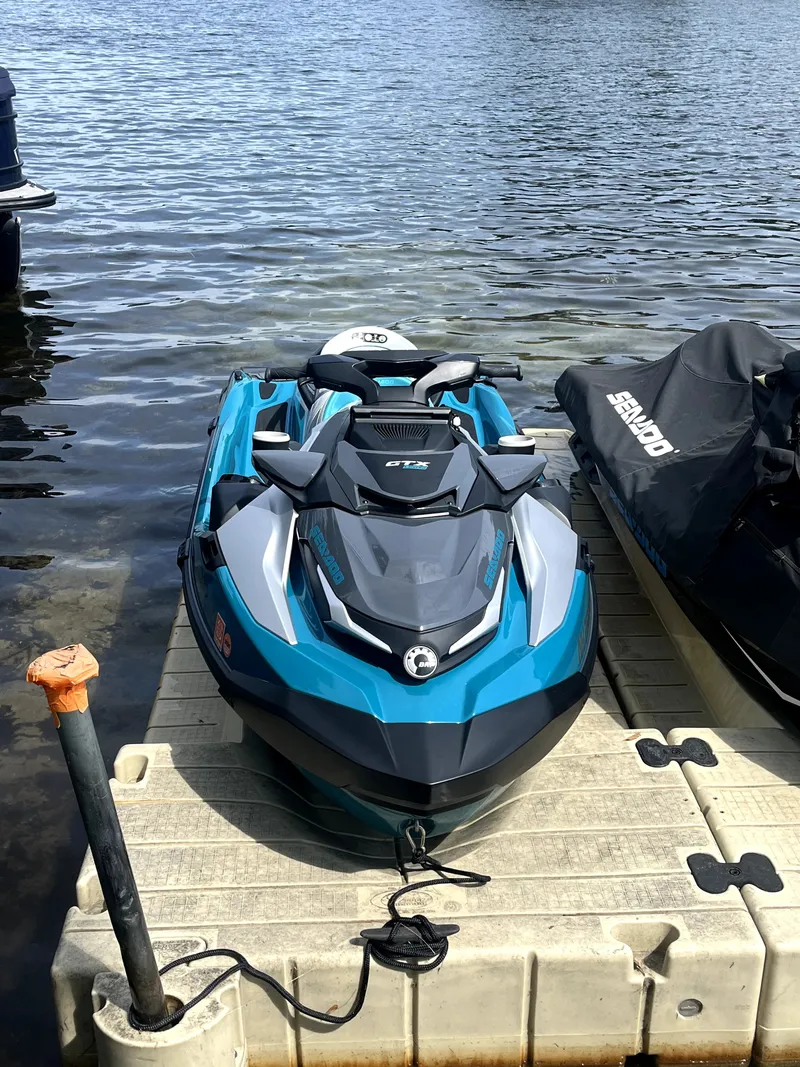 Slide: The Image of Sea-Doo GTX Limited 325 2025 - 4