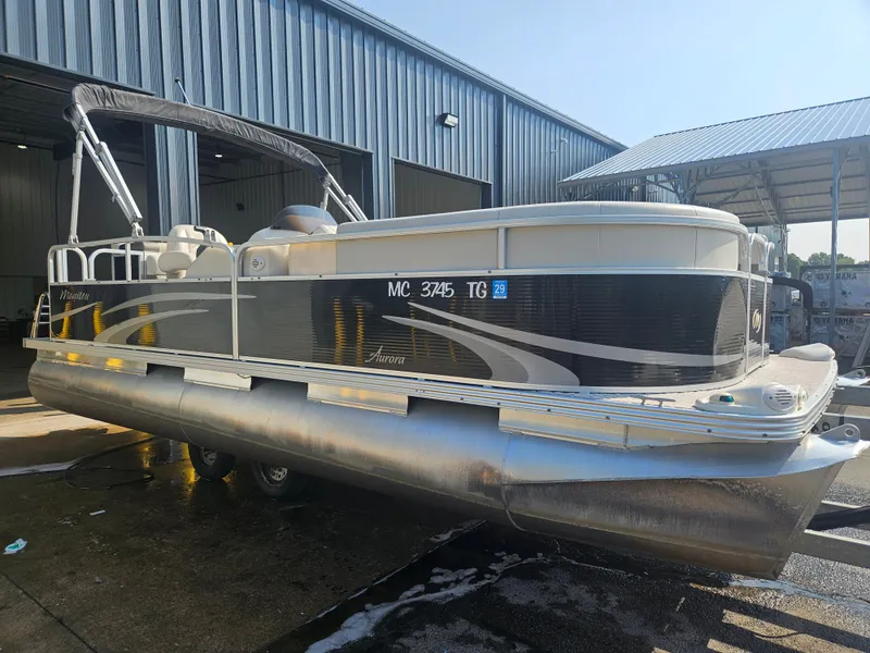Slide: The Image of Manitou 20 AURORA PONTOON 2010 - 2