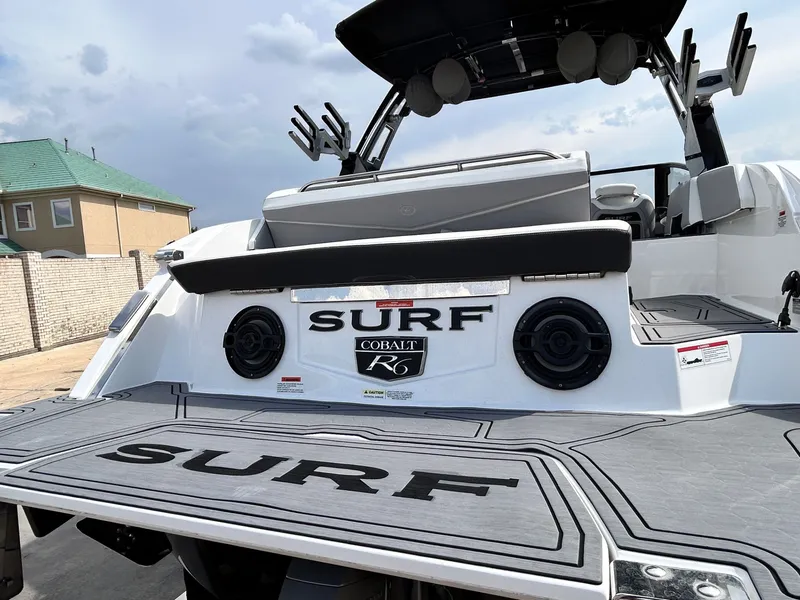 Slide: The Image of Cobalt R6 Surf 2024 - 15