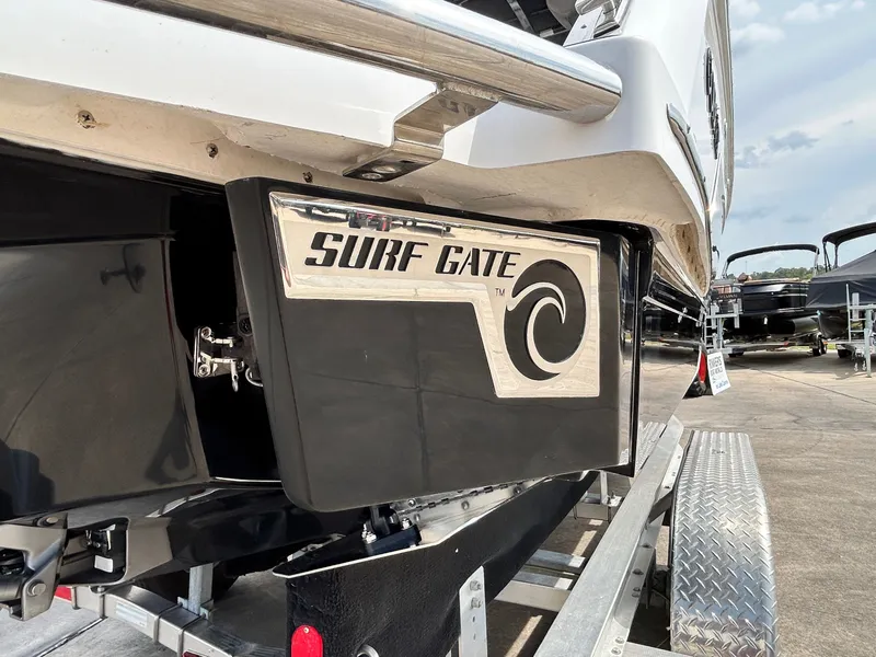 Slide: The Image of Cobalt R6 Surf 2024 - 13
