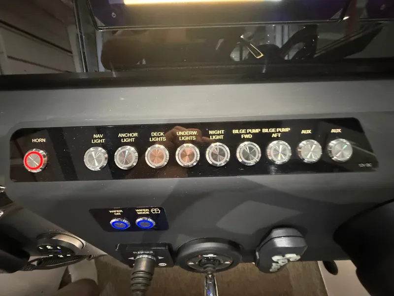 Slide: The Image of Axopar 29 XC Cross Cabin 2025 - 20