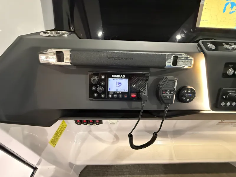 Slide: The Image of Axopar 29 XC Cross Cabin 2025 - 22