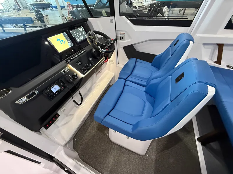 Slide: The Image of Axopar 29 XC Cross Cabin 2025 - 15