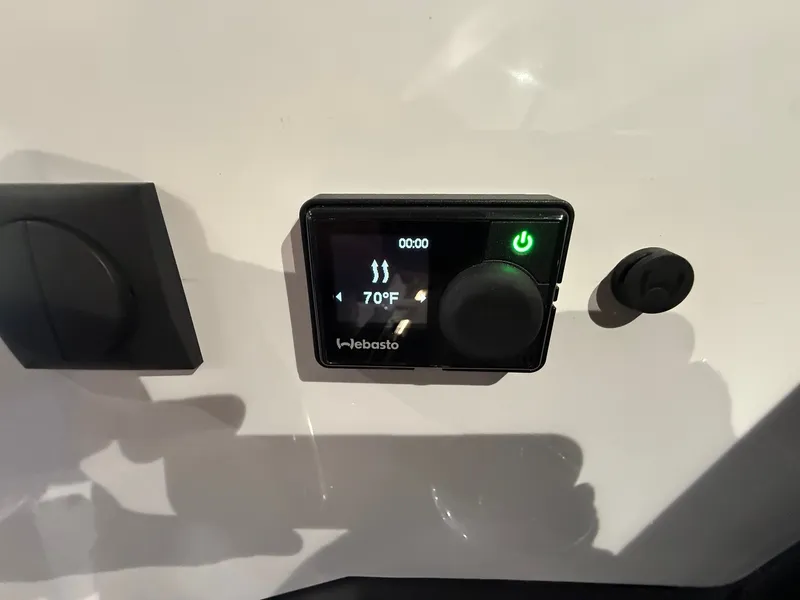 Slide: The Image of Axopar 29 XC Cross Cabin 2025 - 23