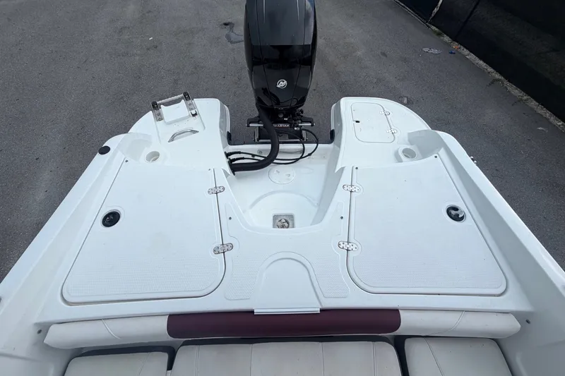Slide: The Image of Tahoe 550 TS 2019 - 58