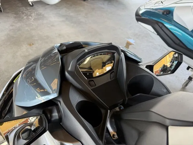 Slide: The Image of Kawasaki Jet Ski ST 2026 - 14