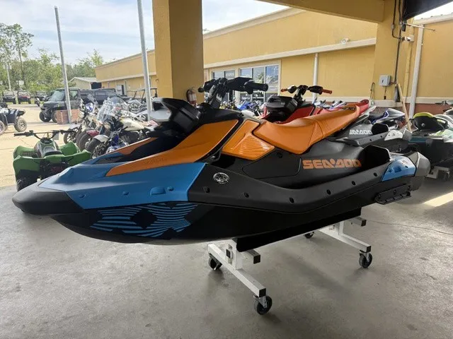 Slide: The Image of Sea-Doo Spark Trixx for 3 2026 - 4