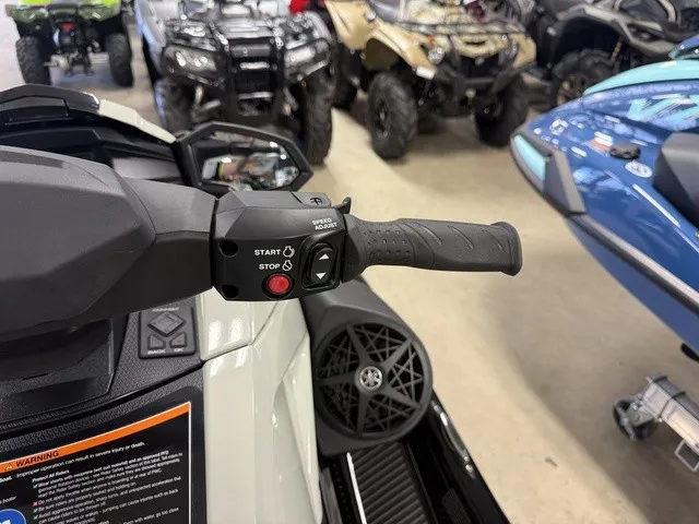 Slide: The Image of Yamaha VX Cruiser HO 2026 - 18