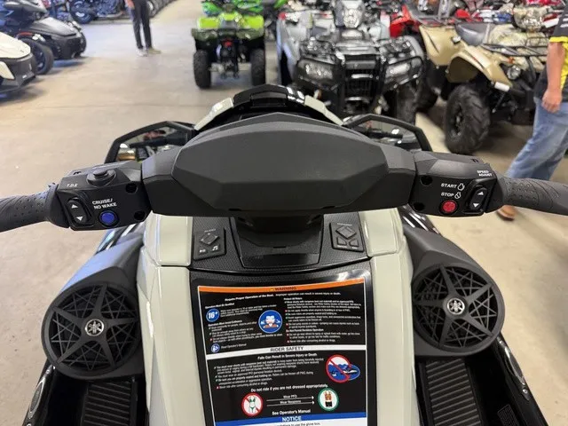 Slide: The Image of Yamaha VX Cruiser HO 2026 - 15