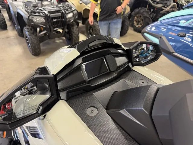 Slide: The Image of Yamaha VX Cruiser HO 2026 - 14