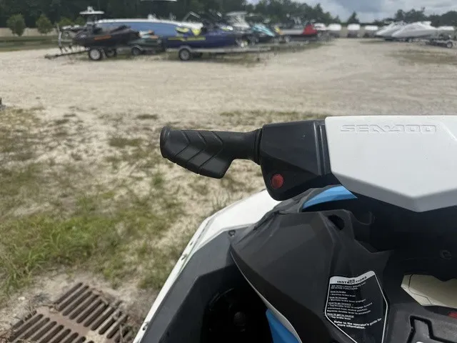 Slide: The Image of Sea-Doo SPARK 3-Up Rotax 900 HO ACE Ibr & CONV 2018 - 17