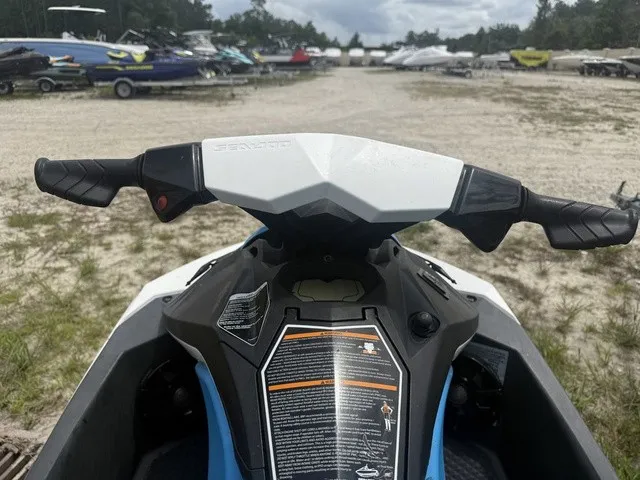 Slide: The Image of Sea-Doo SPARK 3-Up Rotax 900 HO ACE Ibr & CONV 2018 - 16