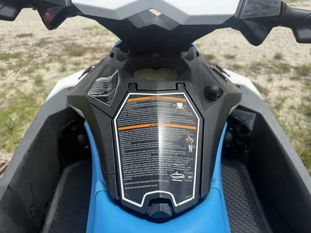 Slide: The Image of Sea-Doo SPARK 3-Up Rotax 900 HO ACE Ibr & CONV 2018 - 18