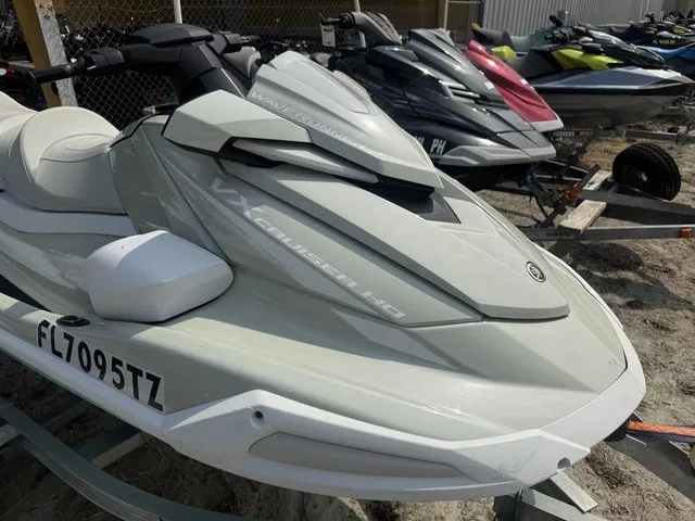 Slide: The Image of Yamaha VX Cruiser HO 2025 - 9