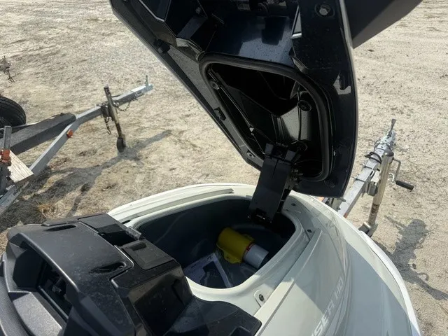 Slide: The Image of Yamaha VX Cruiser HO 2025 - 10