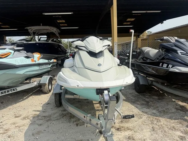 Slide: The Image of Yamaha VX Cruiser HO 2025 - 2