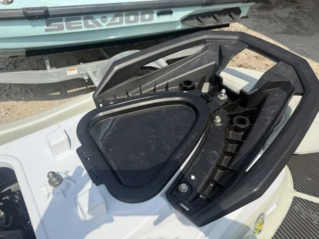 Slide: The Image of Yamaha VX Cruiser HO 2025 - 21