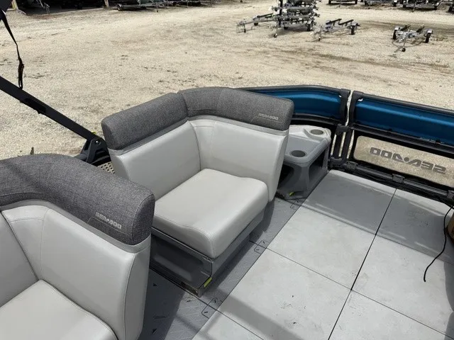 Slide: The Image of Sea-Doo Switch® Cruise 18-130 hp Galvanized 2023 - 25