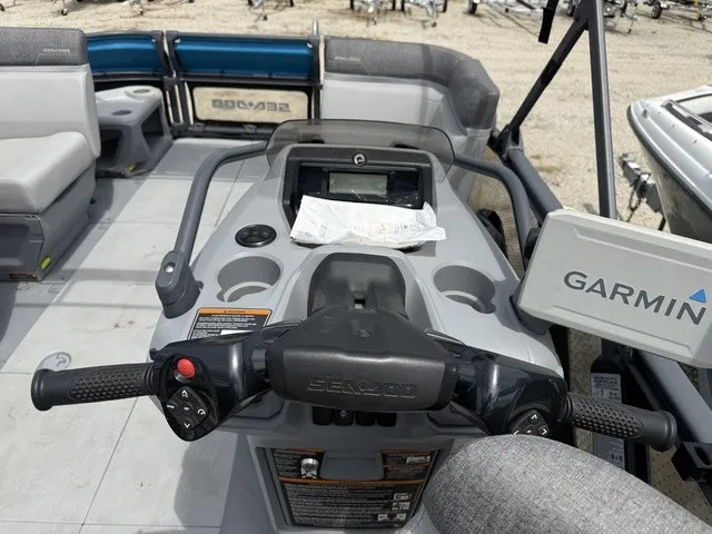 Slide: The Image of Sea-Doo Switch® Cruise 18-130 hp Galvanized 2023 - 23