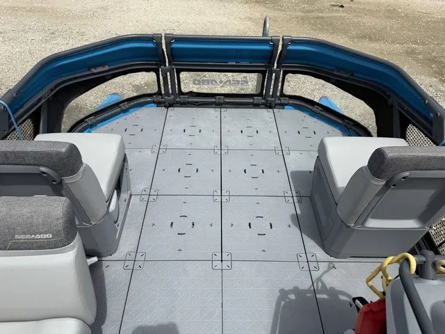 Slide: The Image of Sea-Doo Switch® 16-130 Hp Galvanized 2023 - 28