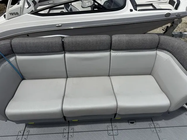 Slide: The Image of Sea-Doo Switch® 16-130 Hp Galvanized 2023 - 20