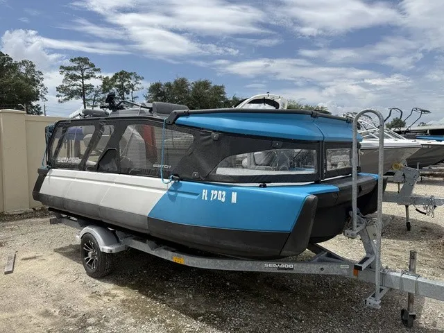 The Image of Sea-Doo Switch® 16-130 Hp Galvanized 2023 - undefined