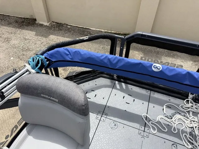 Slide: The Image of Sea-Doo Switch® 16-130 Hp Galvanized 2023 - 16