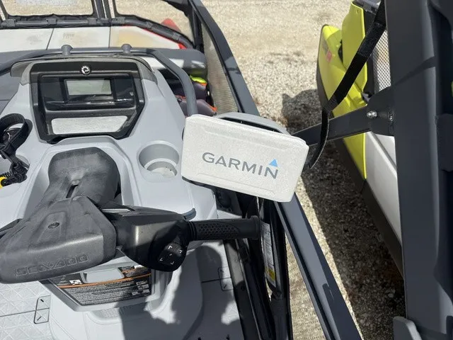 Slide: The Image of Sea-Doo Switch Sport 18 2022 - 30