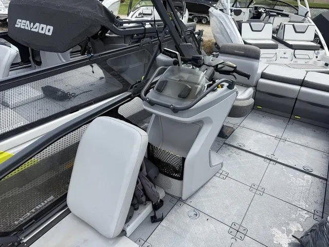Slide: The Image of Sea-Doo Switch Sport 18 2022 - 17