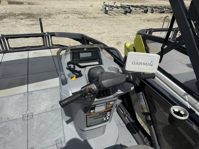 Slide: The Image of Sea-Doo Switch Sport 18 2022 - 27