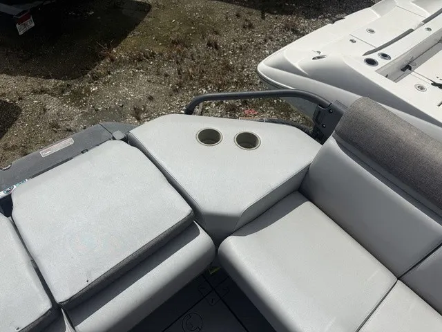 Slide: The Image of Sea-Doo Switch Sport 18 2022 - 24