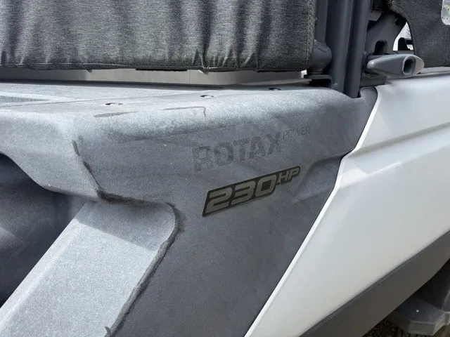 Slide: The Image of Sea-Doo Switch Sport 18 2022 - 15