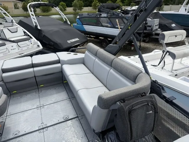 Slide: The Image of Sea-Doo Switch Sport 18 2022 - 19