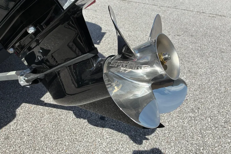 Slide: The Image of Mercury Spitfire X7 propeller on a 2027 Tahoe T18 boat. - 3