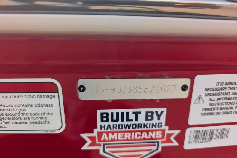 Slide: The Image of 2027 Tahoe T21 with VIN US-BUJ38582G627, 'Built by Hardworking Americans' label. - 17