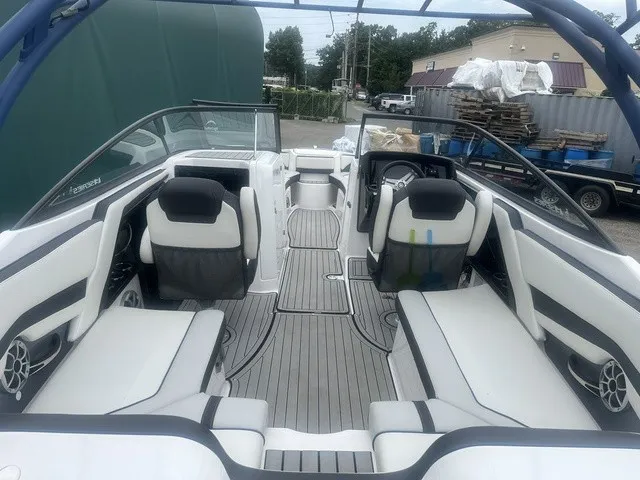 Slide: The Image of Yamaha 242SE 2020 - 6