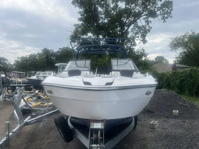 Slide: The Image of Yamaha 242SE 2020 - 3